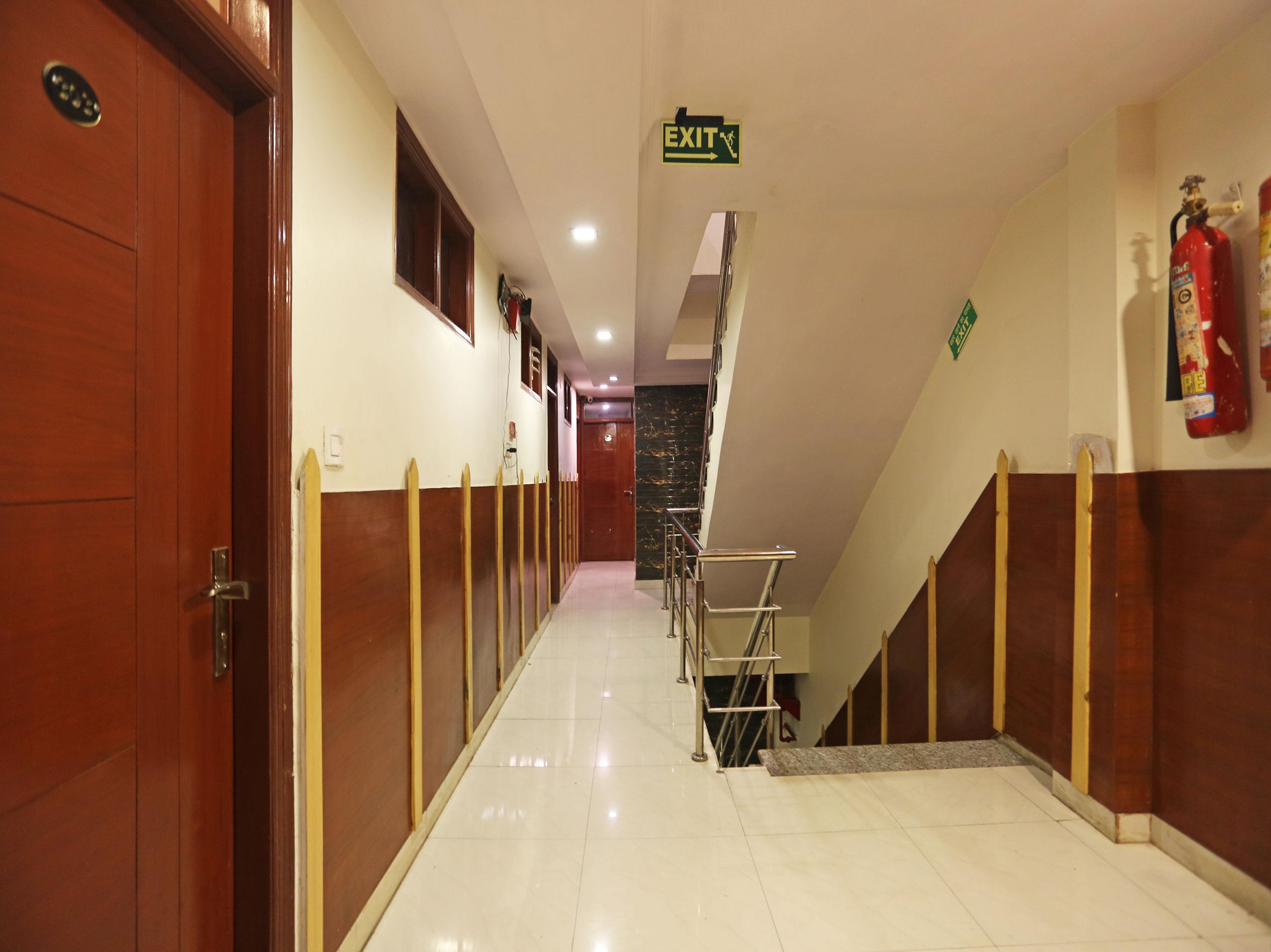 Oyo 6169 Hotel Prem Deluxe Νέο Δελχί Εξωτερικό φωτογραφία